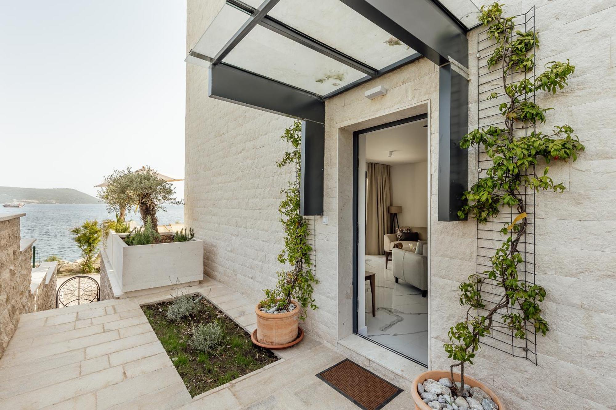 Savina Beachfront Oasis Χέρτσεγκ Νόβι Εξωτερικό φωτογραφία
