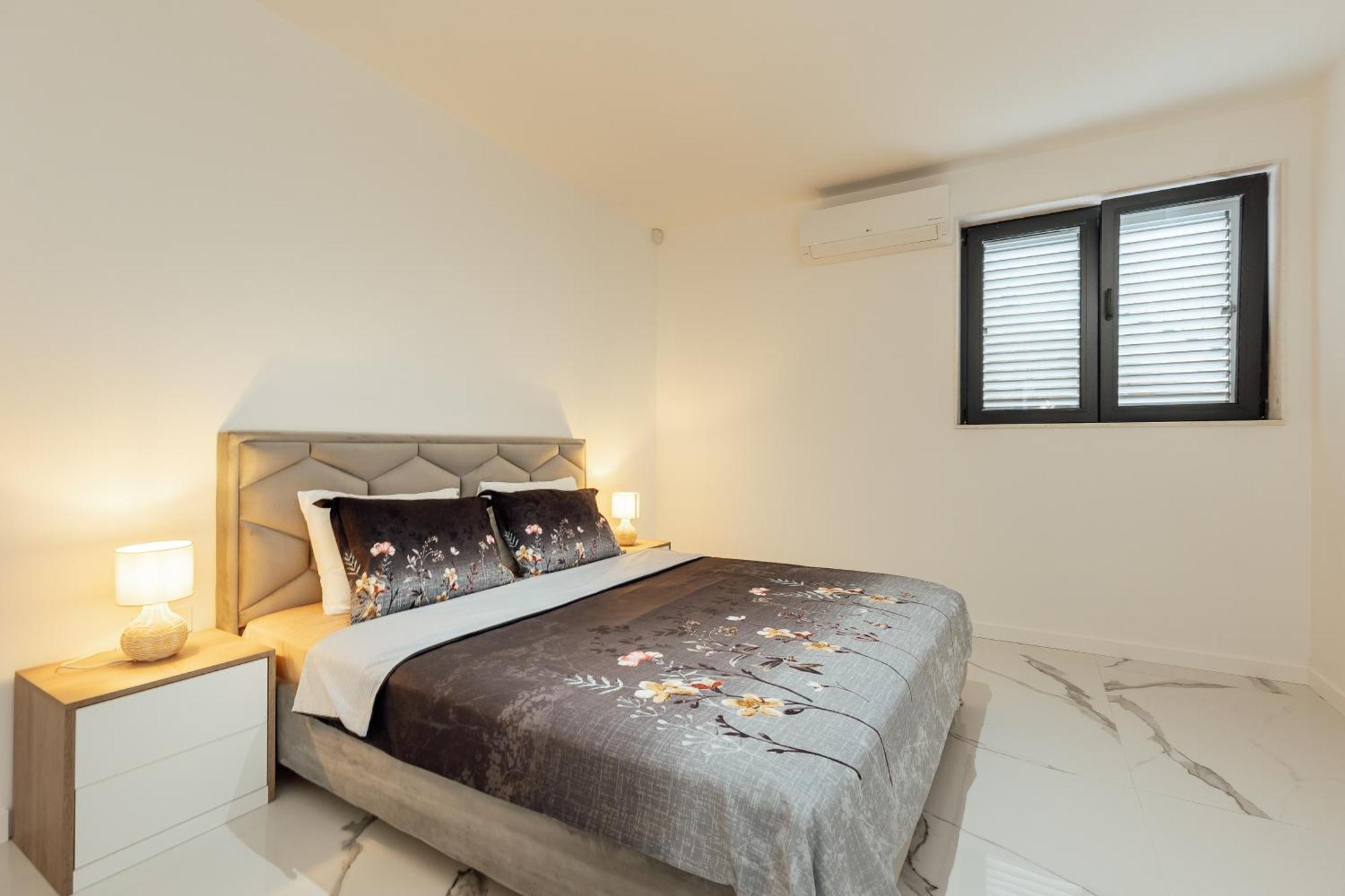 Savina Beachfront Oasis Χέρτσεγκ Νόβι Εξωτερικό φωτογραφία