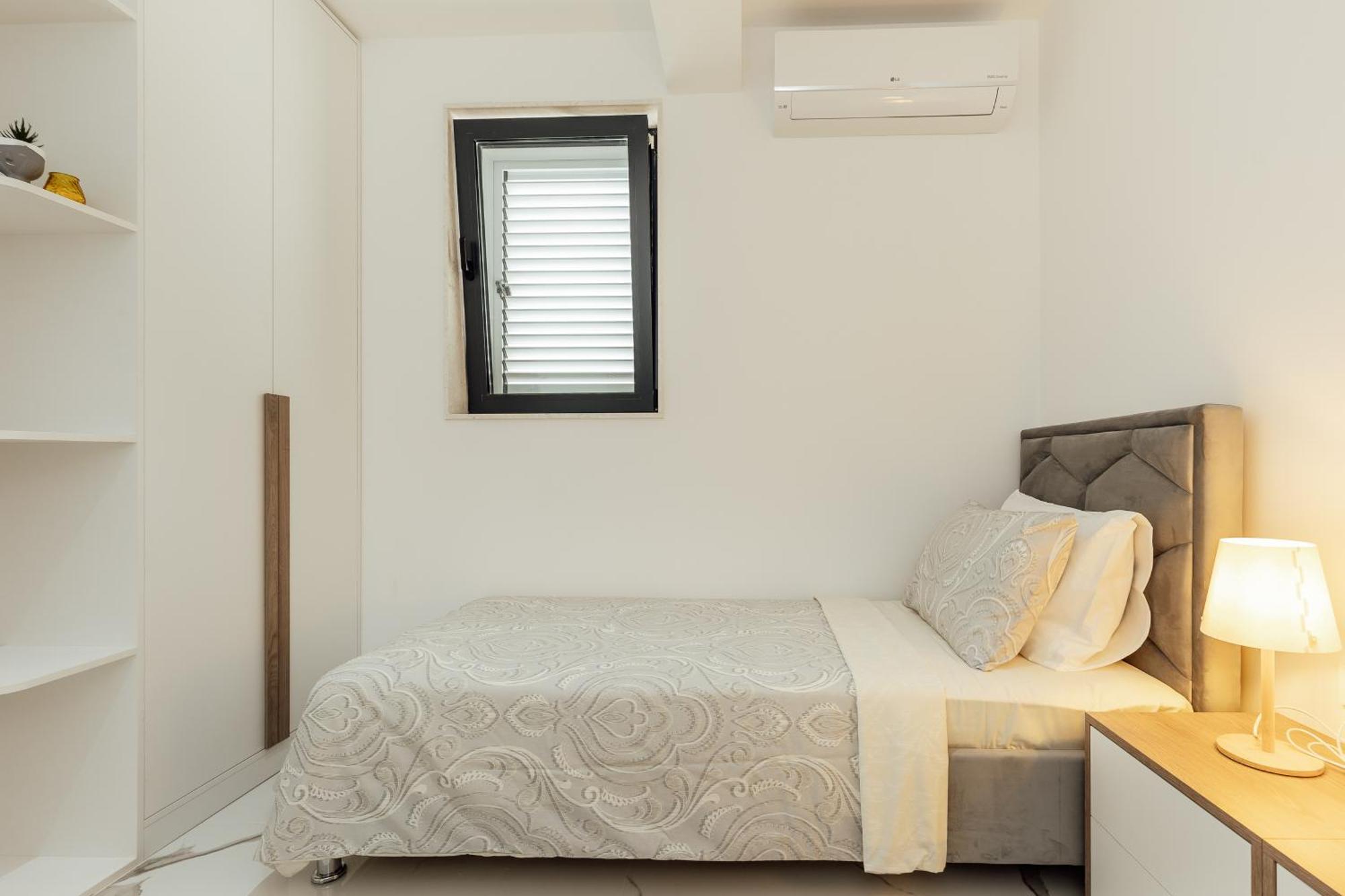 Savina Beachfront Oasis Χέρτσεγκ Νόβι Εξωτερικό φωτογραφία